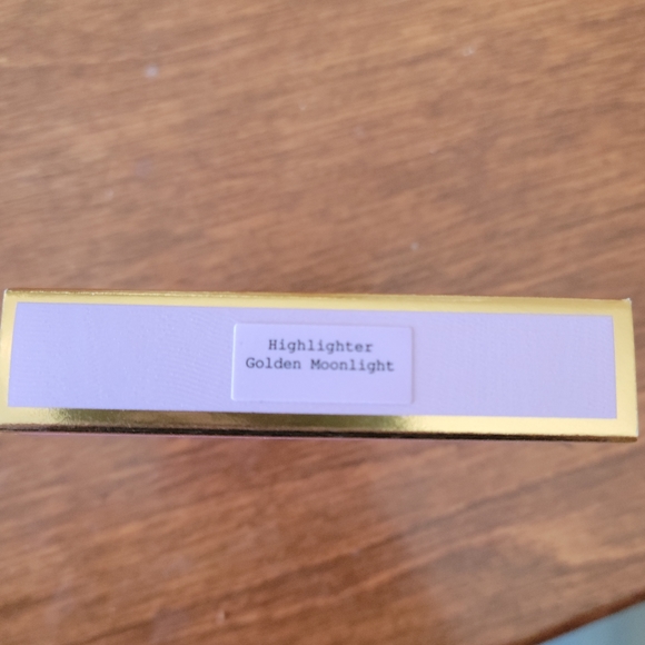 Pat McGrath Golden Moonlight highlight - Picture 4 of 4